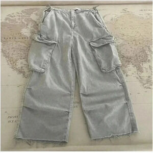 Zara Parachute Cargo Jeans Size 9